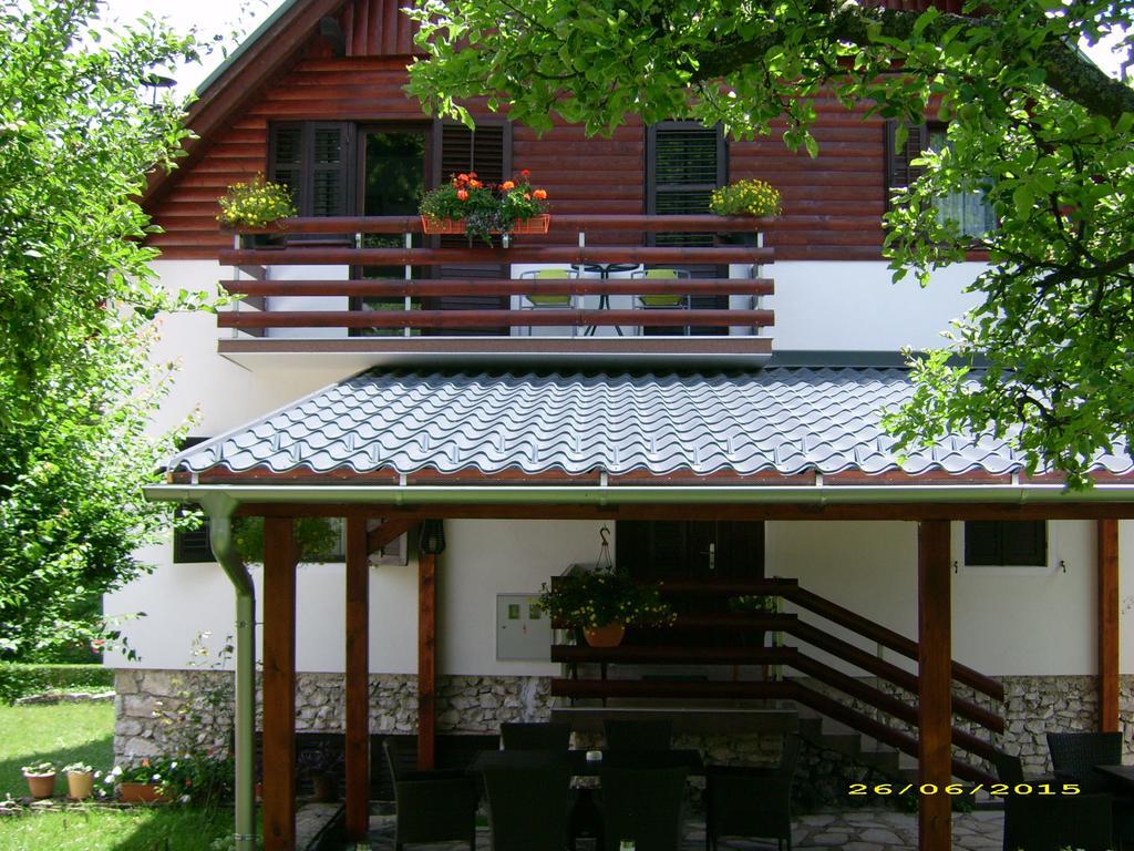 Vila Vuk Plitvička Jezera Buitenkant foto